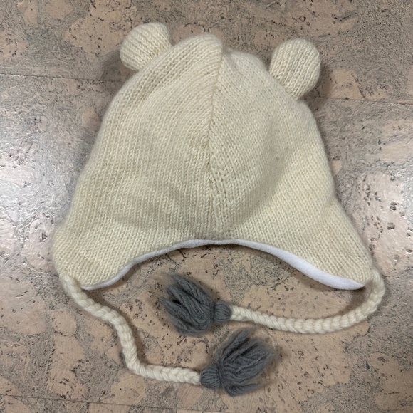 Nirvana Designs Kids Polar Bear Hat Hand Knit in Nepal - Picture 4 of 6